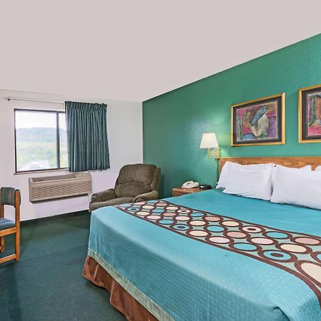 Super 8 By Wyndham New Stanton Hotel Buitenkant foto